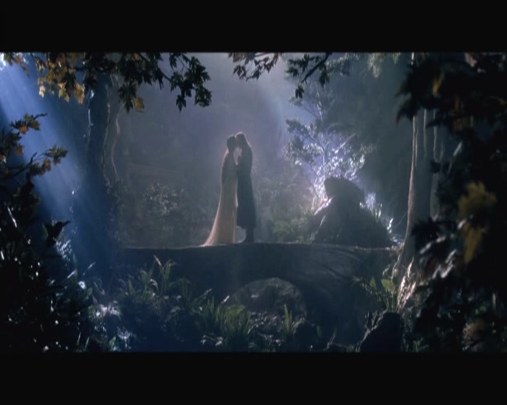 Aragorn a Arwen na mostíku